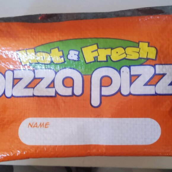 PIZZA PIZZA UNIVERSAL ORLANDO RESORT 2023 SPIDERMAN LUNCHBOX - Picture 2 of 11